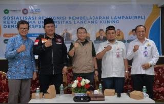 Pekerja Bisa Tamat Kuliah 2 Tahun, Pemprov Riau Apresiasi Program RPL Unilak KSPSI
