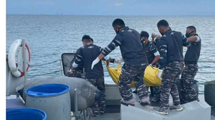 TNI AL Temukan Jasad Mengapung di Perbatasan Indonesia - Malaysia Diduga TKI 