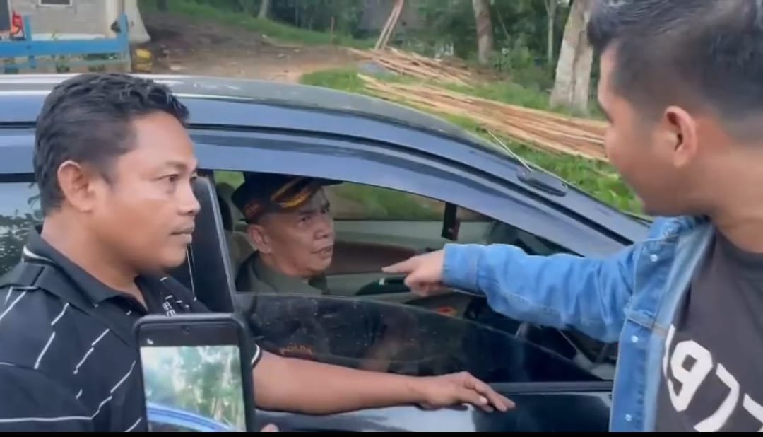 Beredar Video Anggota DPRD Kuansing Aldiko Ngamuk dan Cegat Mobil Kepala KPH