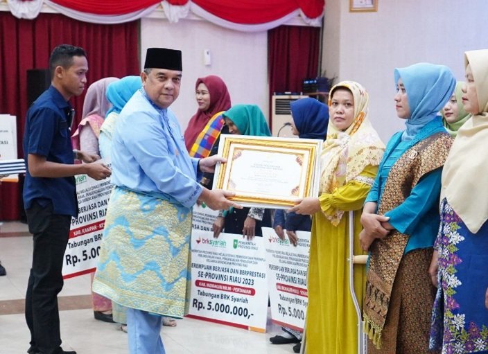 12 Perempuan Berjasa dan Berprestasi di Riau Diganjar Penghargaan, Ini Daftarnya