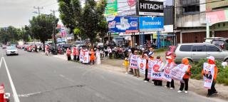 Kader dan Simpatisan PKS Marpoyan Damai Pekanbaru Flashmob ke Jalan